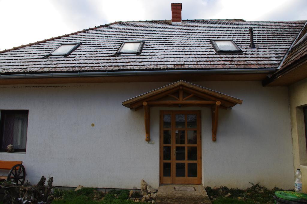 Vadszolo Szallo Es Etterem Bakonybél Exterior photo