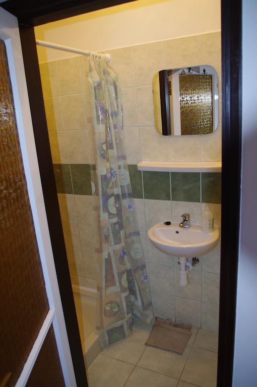 Vadszolo Szallo Es Etterem Bakonybél Room photo