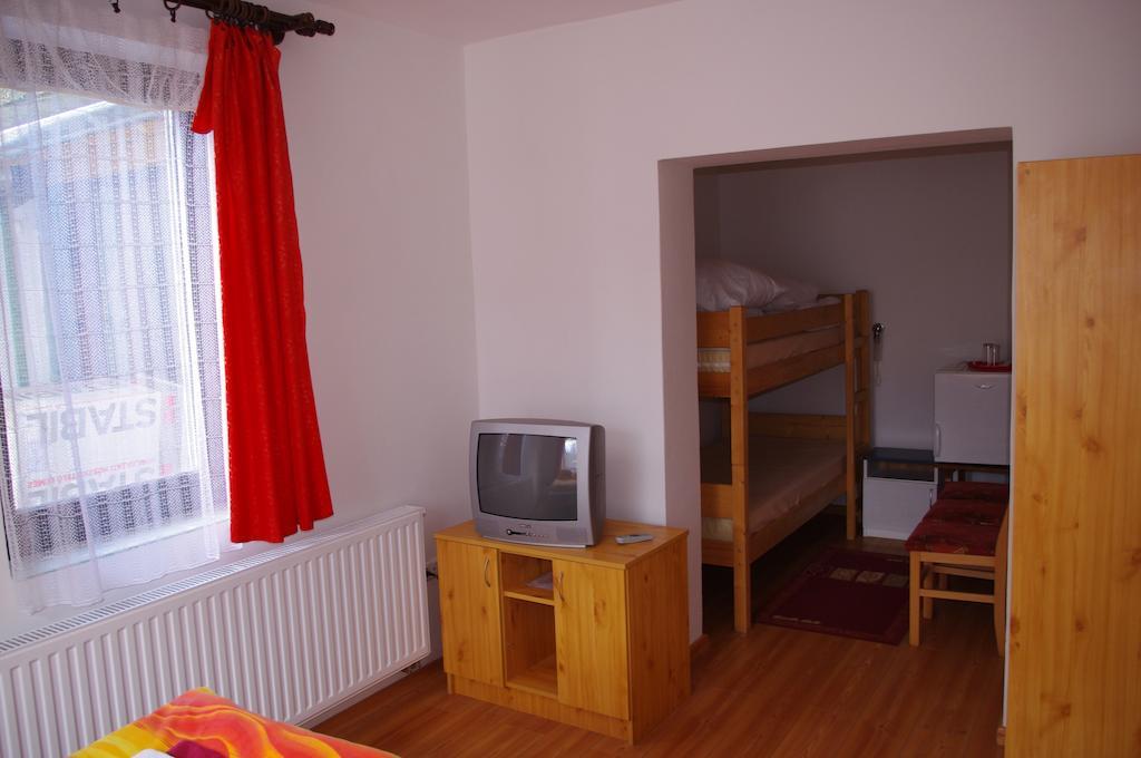 Vadszolo Szallo Es Etterem Bakonybél Room photo